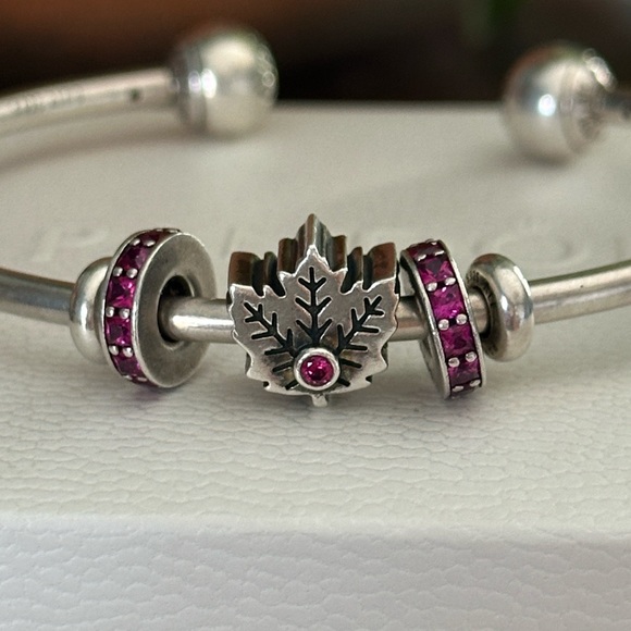Pandora Jewelry - Pandora Maple Leaf